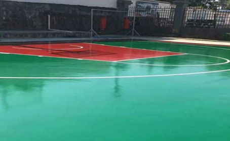 昌江篮球场翻新地面